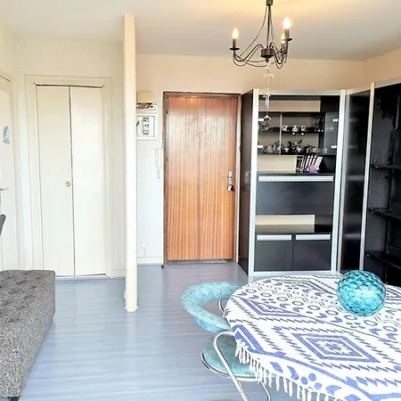 Apartment Vue A 27 M² Avec Balcon Vue Sur La