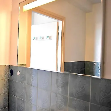 Vue A 27 M² Avec Balcon Vue Sur La *