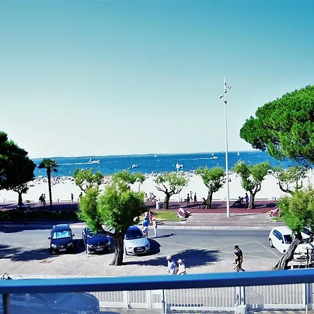 Face A La A 27 M² Avec Balcon Superbe Apartamento Arcachón